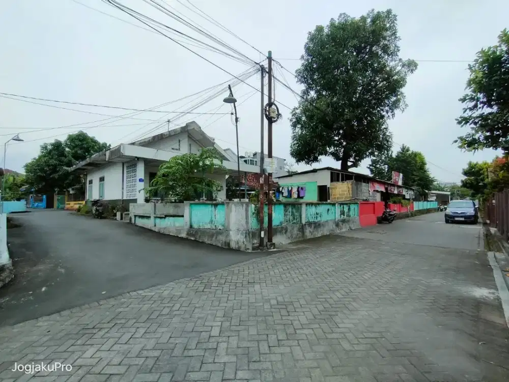 Tanah Super Strategis Bonus Bangunan Rumah Hook Dekat Kampus Ugm