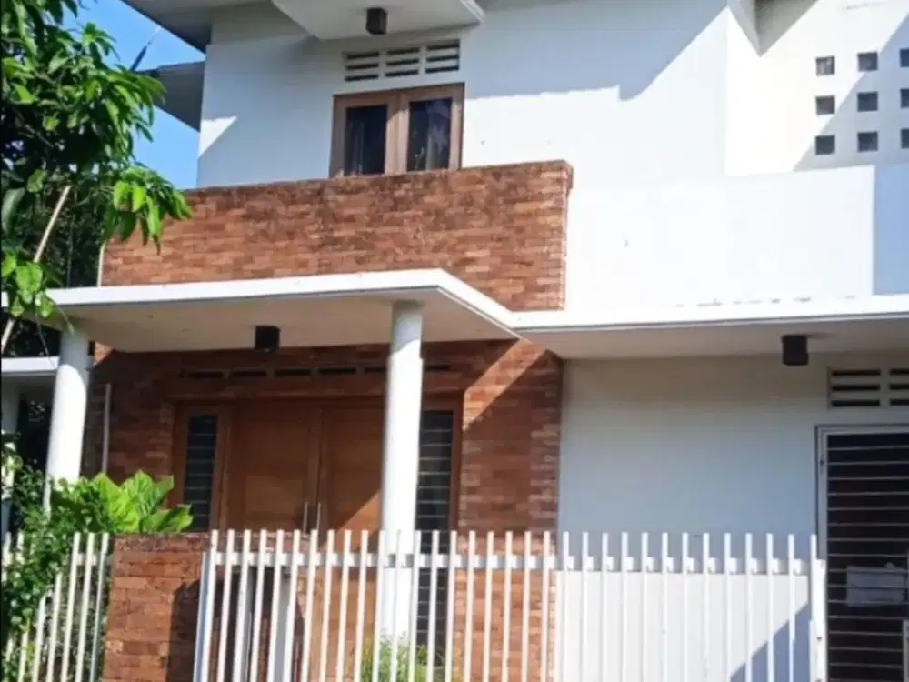 Dijual rugi rumah hook siap huni di citra grand cibubur