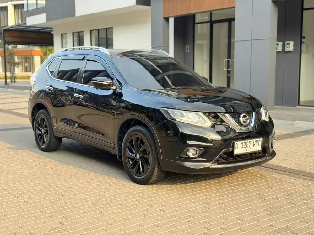 Nissan X-Trail 2.5 Matic CVT 2015 Hitam XTrail X Trail AT