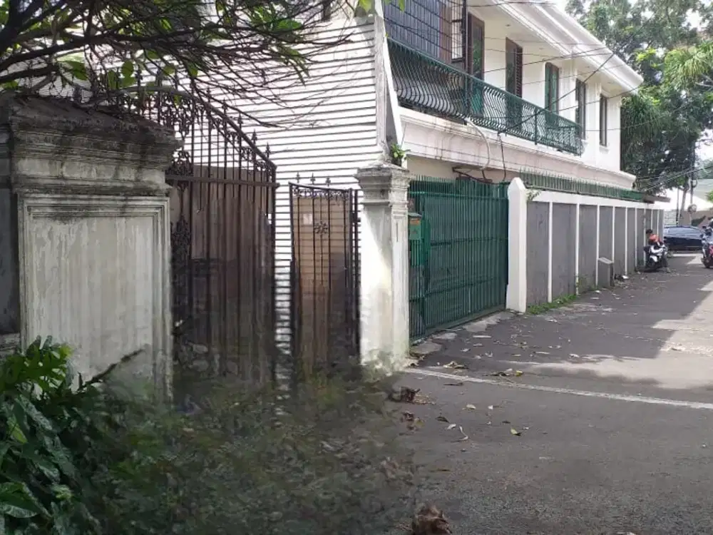 Dijual Rumah hitung harga tanah di Kemang Timur belakang Vin++