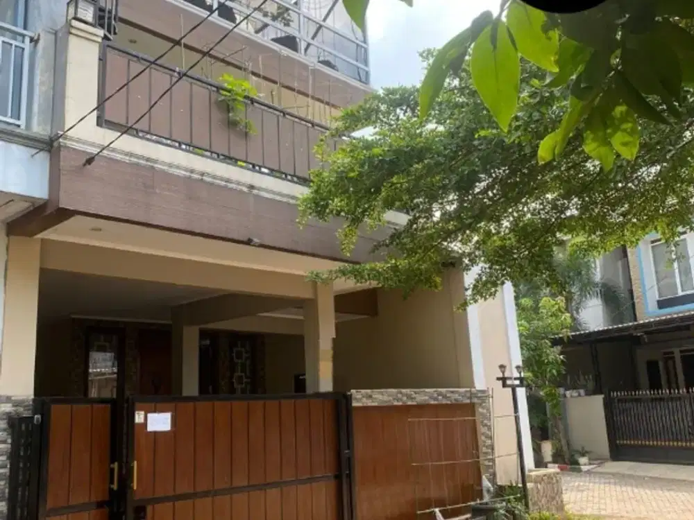 Dijual Rumah Hook Semi Furnish di Griya  Bukit Jaya