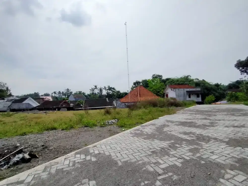 Tanah dekat RS PDHI Kalasan, No Minus Lingkungan Perumahan dan Sekolah