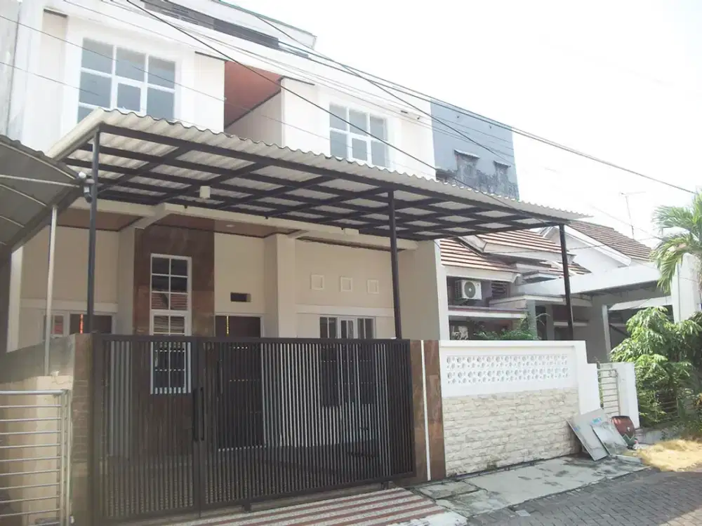 Rumah di Ketintang Madya Kencana