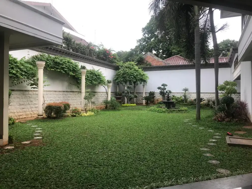 Rumah di menteng jalan besuki