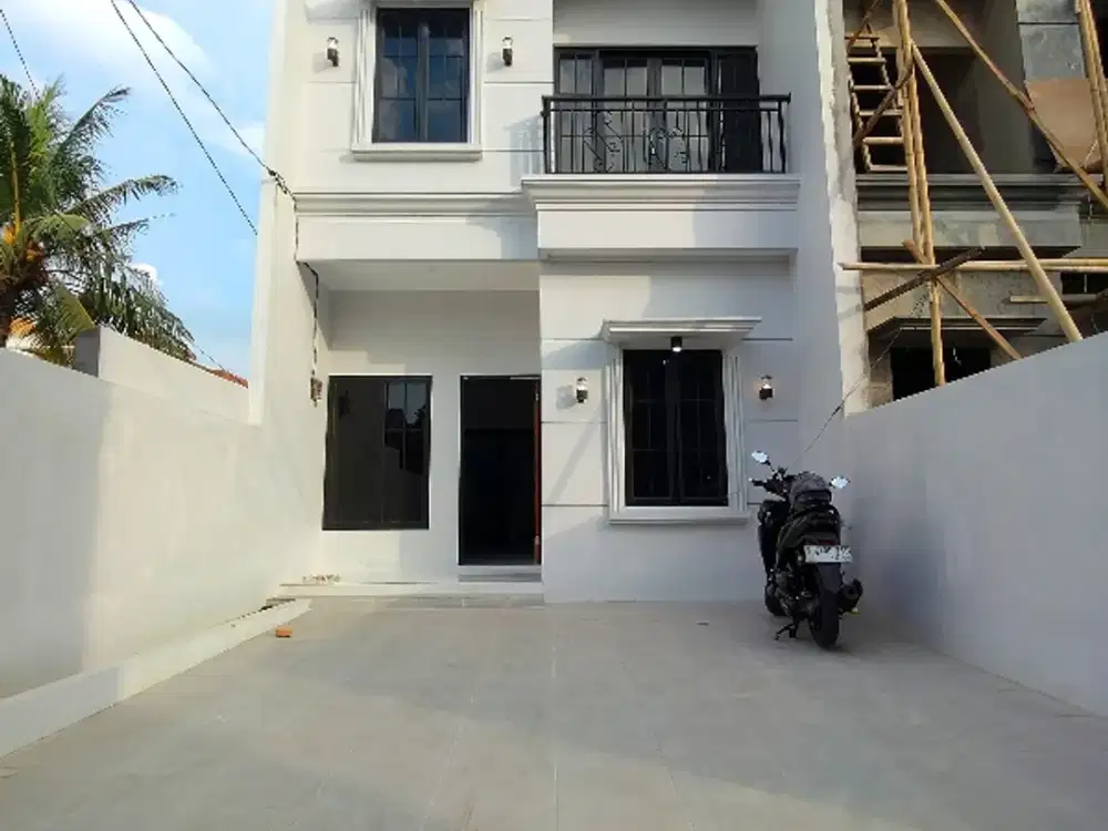 Rumah Baru  2 Lantai Siap Huni Akses 2 Mobil Di Munjul Jakarta Timur