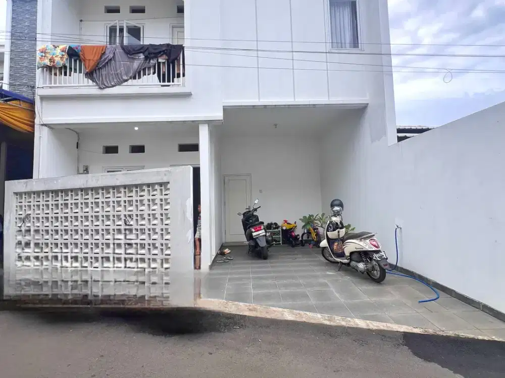 RUMAH SIAP HUNI FULL FURNISH DALAM CLUSTER STRATEGIS DI CONDET JAKTIM