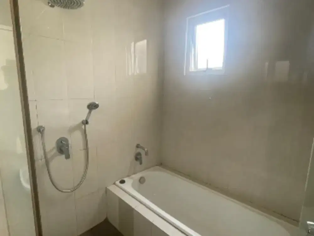 DISEWAKAN RUMAH CLUSTER PALM SPRING JAKARTA GARDEN CITY