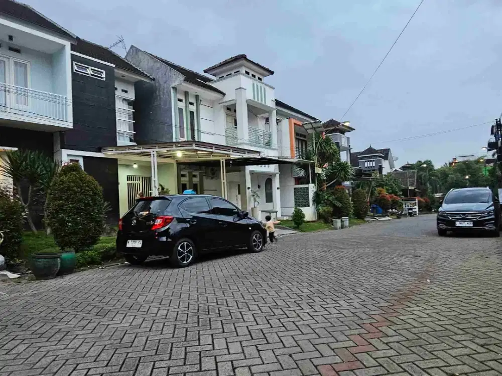 villa murah lebar jalan 3 mobil persis jejeran sama wisata tinggal melanjutkan bisa ditamban kolam renang