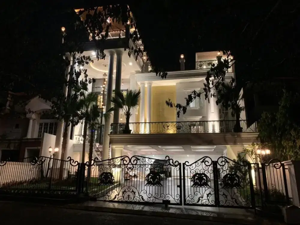 Rumah Mewah Full Furnis & Kolam Renang di Kawasan Sentul City