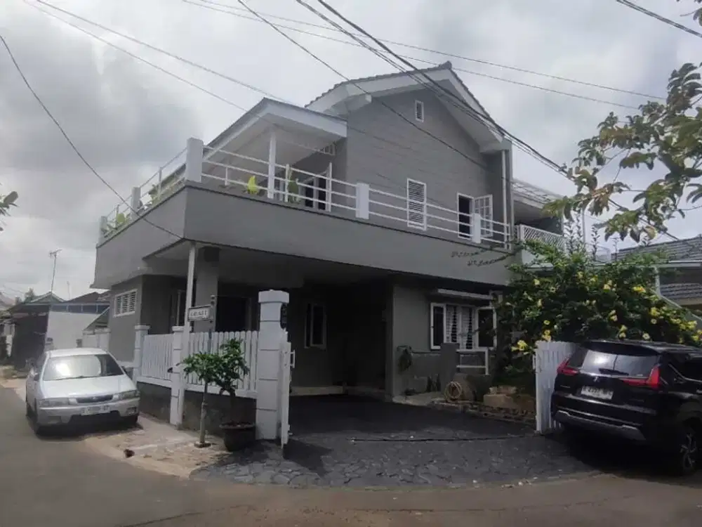 Dijual Rumah Hook 2 Lantai Gaya Farm di Griya Loka