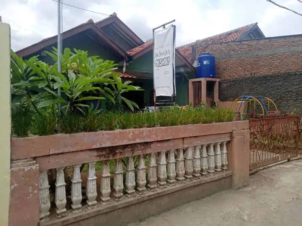 Rumah 4 Kamar di Tanjungpura, Karawang Barat