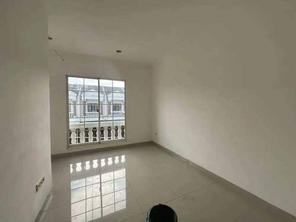 Rumah Green Lake City Cluster West Europe