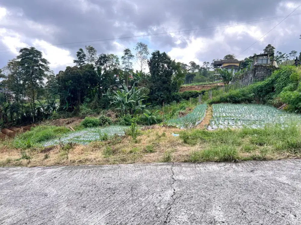 Tanah Datar View Cantik 800m Kemuning, Karanganyar