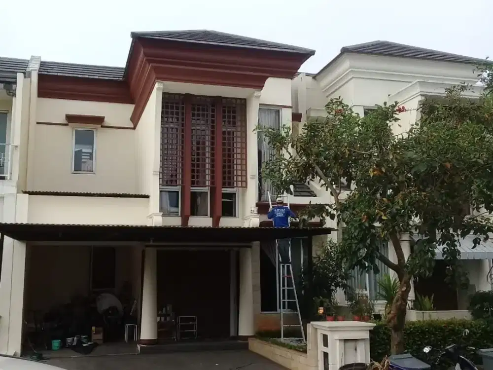 Rumah Greenwich Park Cluster Sheffield BSD Depan Taman