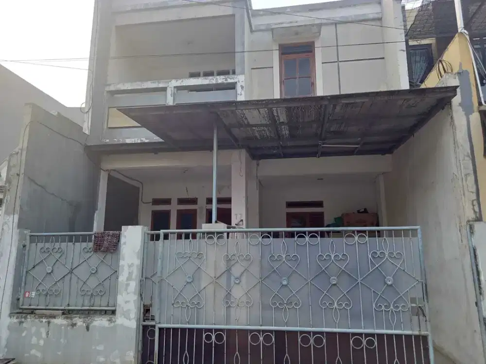 Jual rumah di Kencana loka dekat stasiun, sekolah dan kuliner