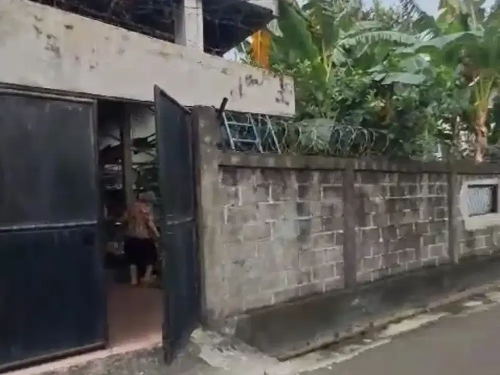 Tanah Hoek SHM di Komplek Perumahan Lokasi Strategis,Pulo Asem Jakarta