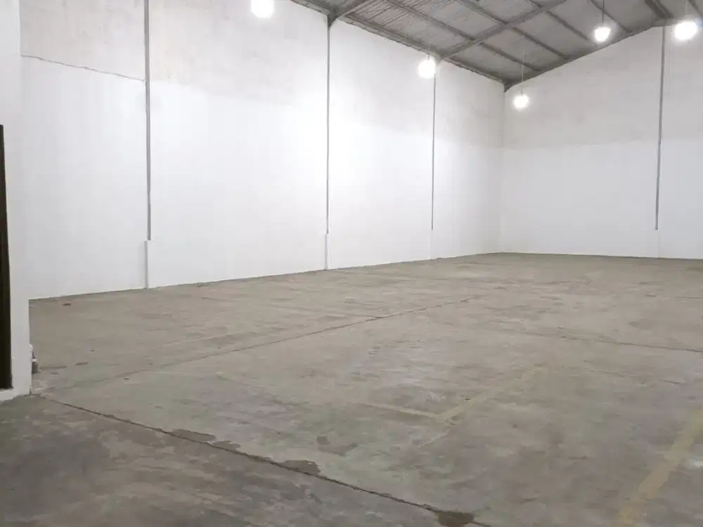 GUDANG BERSIH TRITAN TAMAN READY SIAP HUNI