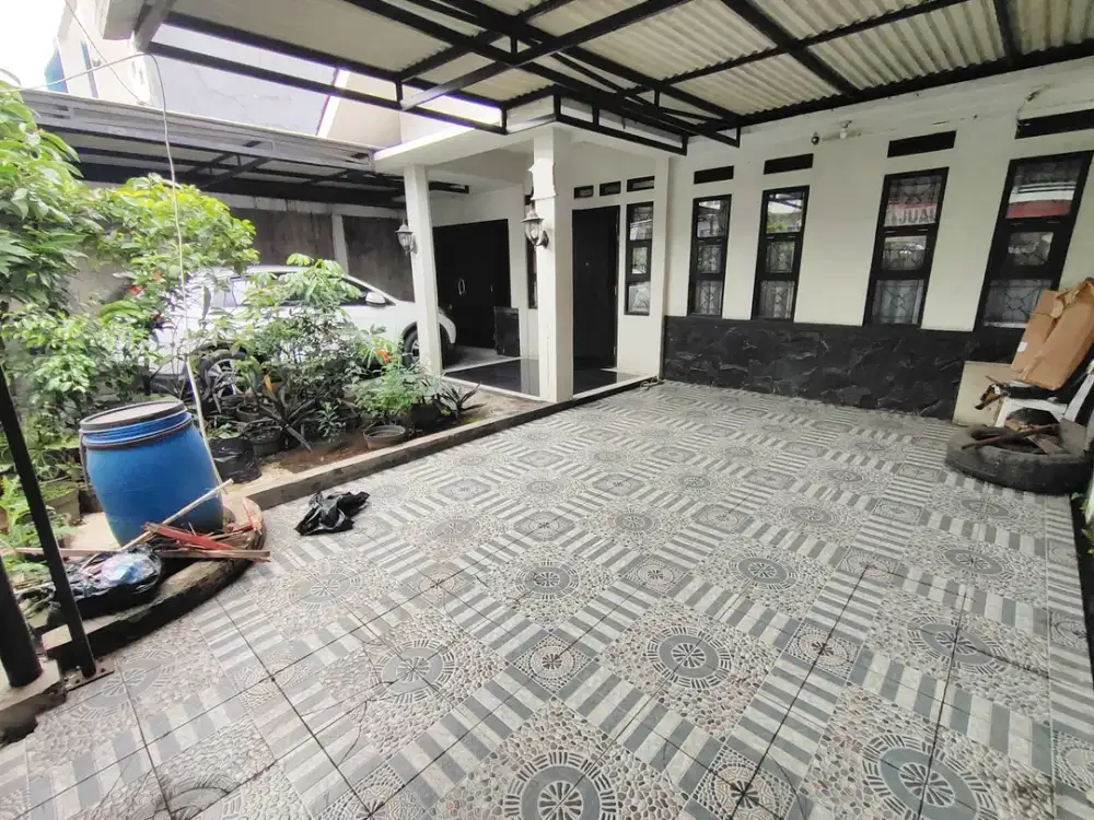 JUAL Rumah Luas Strategis di Jl.H.Kurdi (Sayap Moch.Toha), Bandung