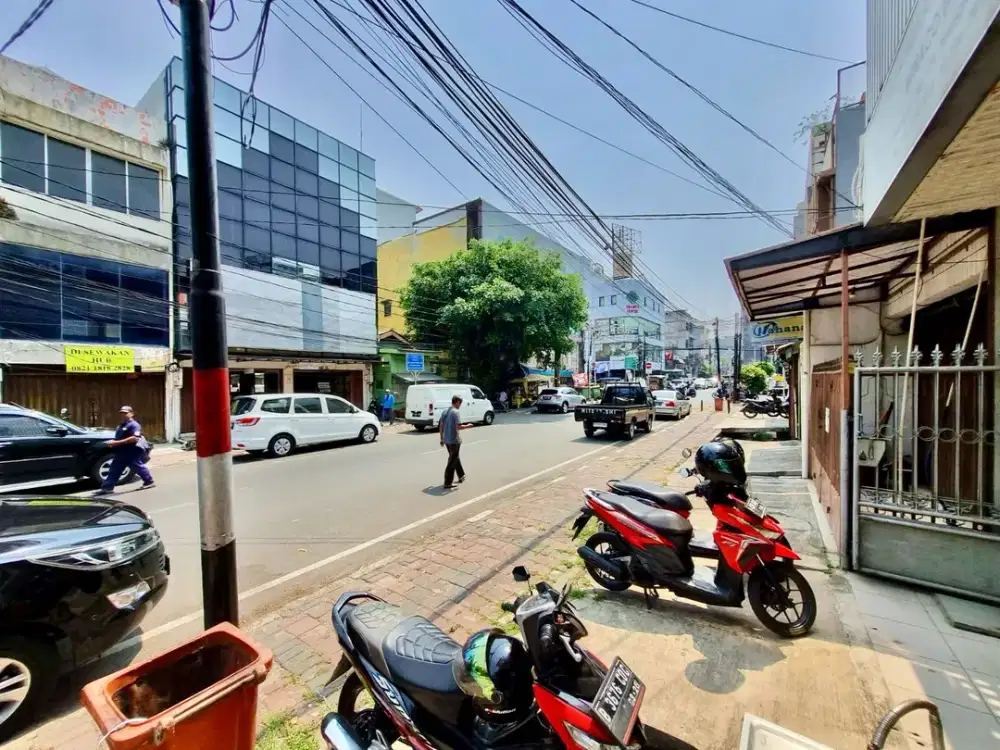 Dijual Ruko 4 Lantai Siap Pakai di Kawasan Strategis Pinangsia I, Jakarta Barat