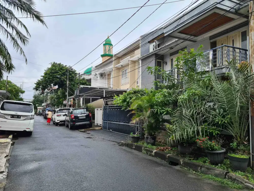 Dijual Rumah Lokasi Strategis di Daerah Tebet!