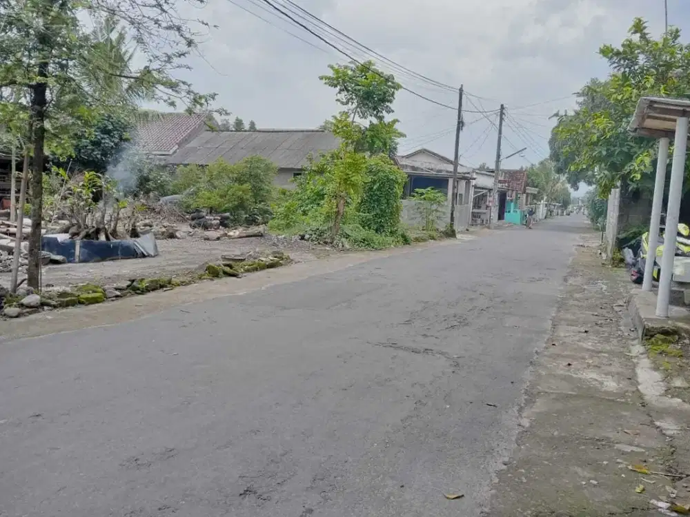 Tanah Pekarangan Lokasi Strategis Dekat UKRIM dan Puskesmas Kalasan