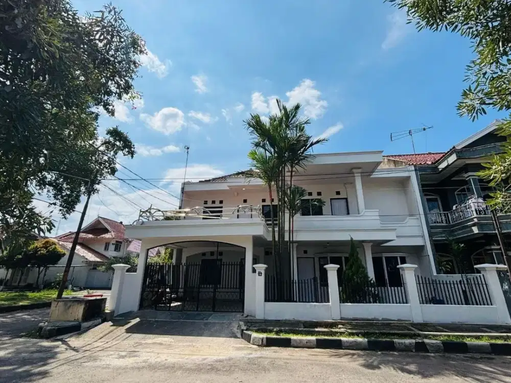 Rumah di komplek Aria Graha Regency kota Bandung