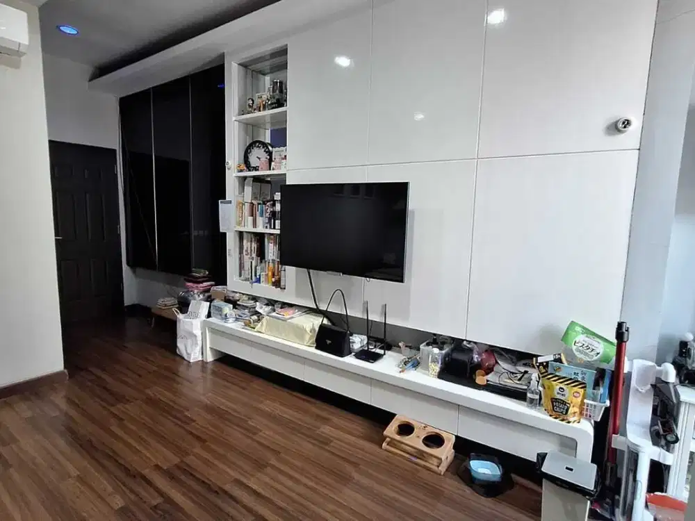 Dijual Cepat Rumah di Pluit Barat. Semi Furnish