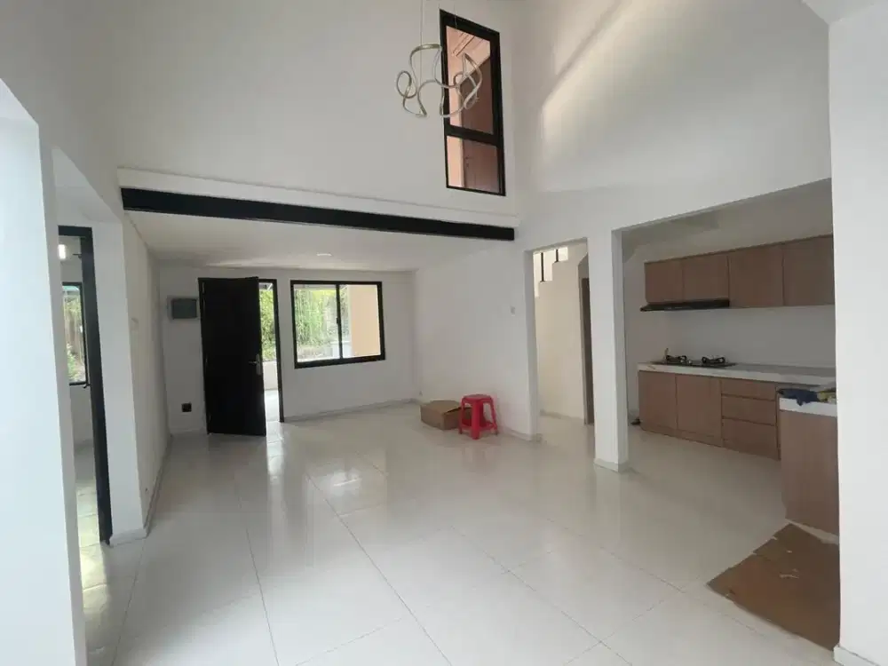 Rumah 2 lantai siap huni di Kota Baru Parahyangan