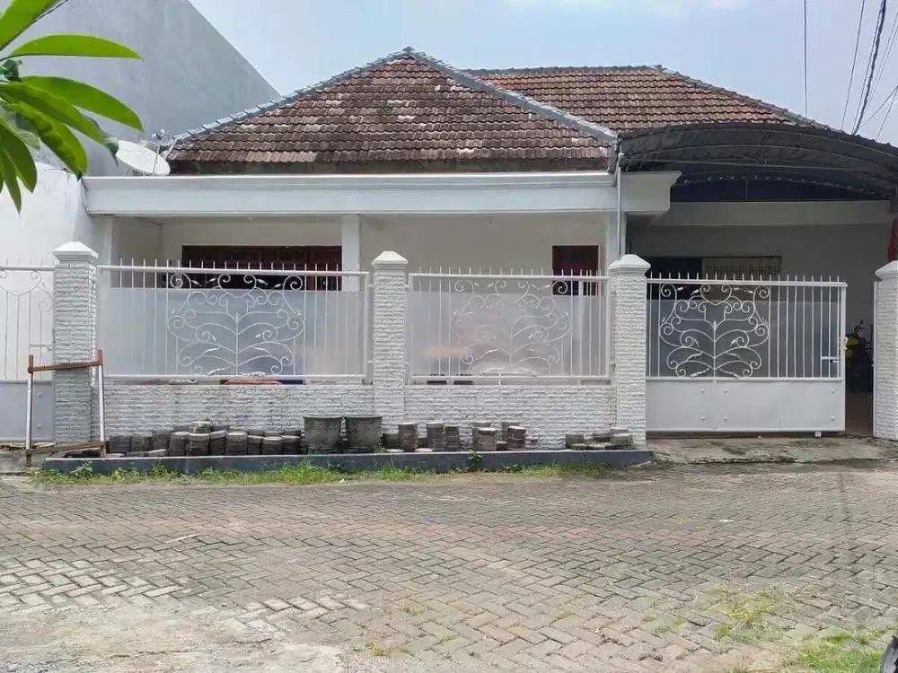 Dijual Rumah Hook Di Perumahan Taman Bougenvile Sambikerep Surabaya