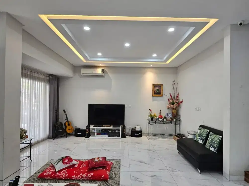 Rumah Dijual Green Lake City Amerika Latin 10x18 sudah renov