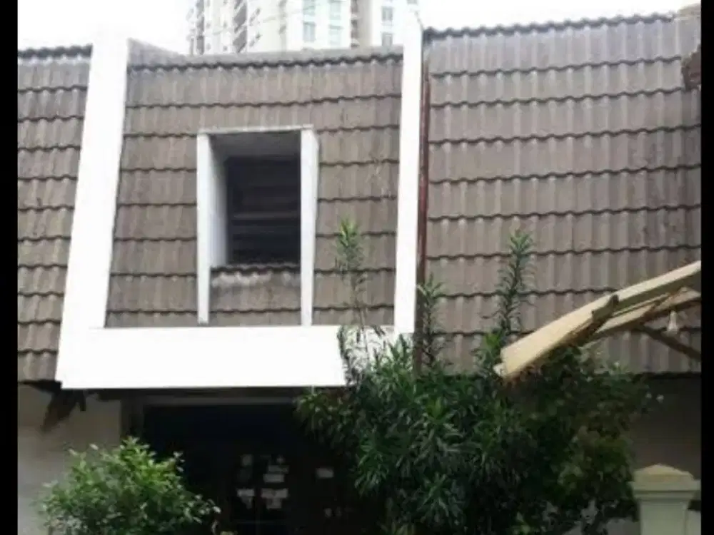 Dijual Rumah Cocok untuk bisnis Properti di Kebayoran Lama Jaksel