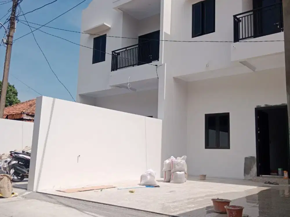 RUMAH KEREN SIAP HUNI DI KALISARI JAKARTA TIMUR