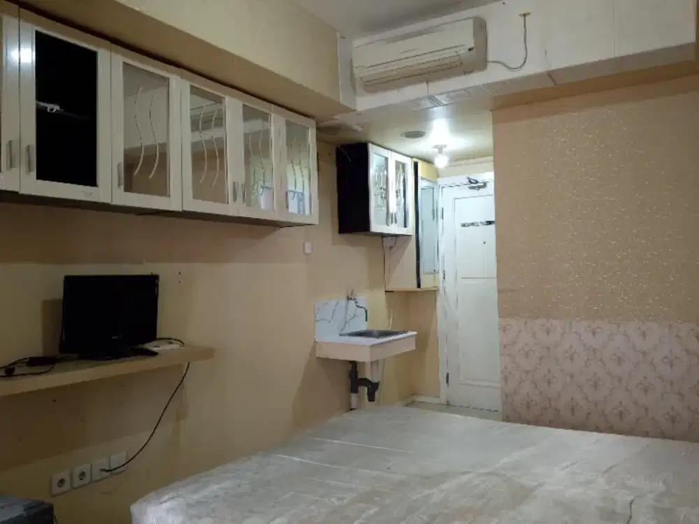 Di sewa apretemen green lake sunter tipe setudio semi furnished