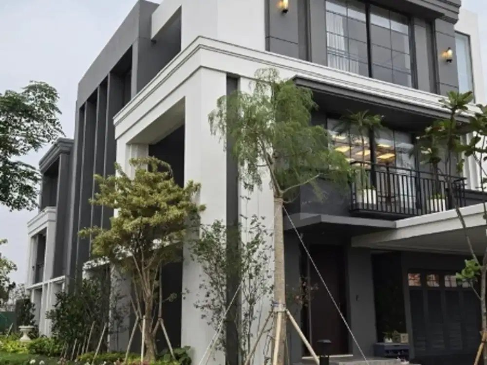 For Sale Luxury Home at heart of Bsd City type 9