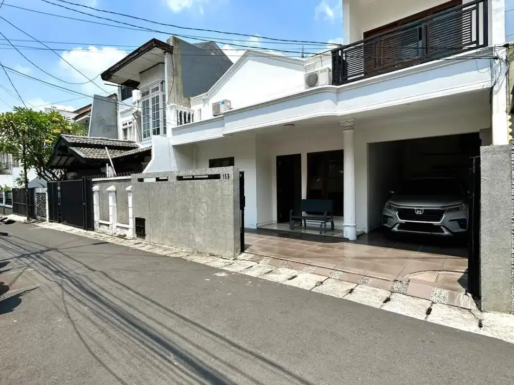 Dijual Rumah Mewah dan Nyaman Siap Huni Di Daerah Tebet!