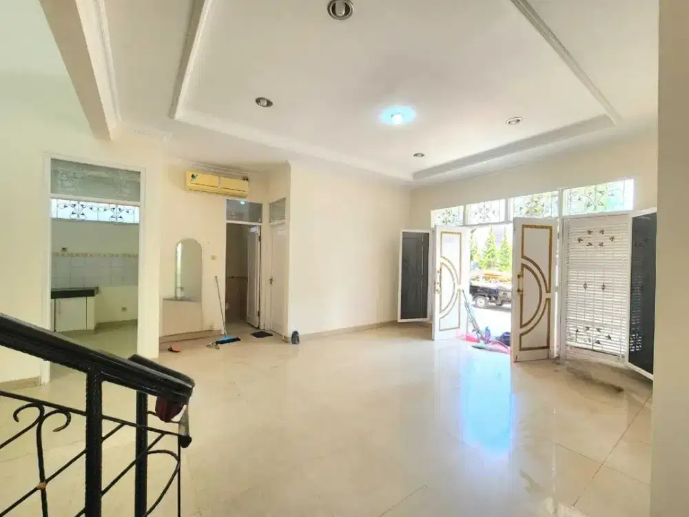 Disewakan Rumah Di Daerah mekarwangi Komplek Singgasana