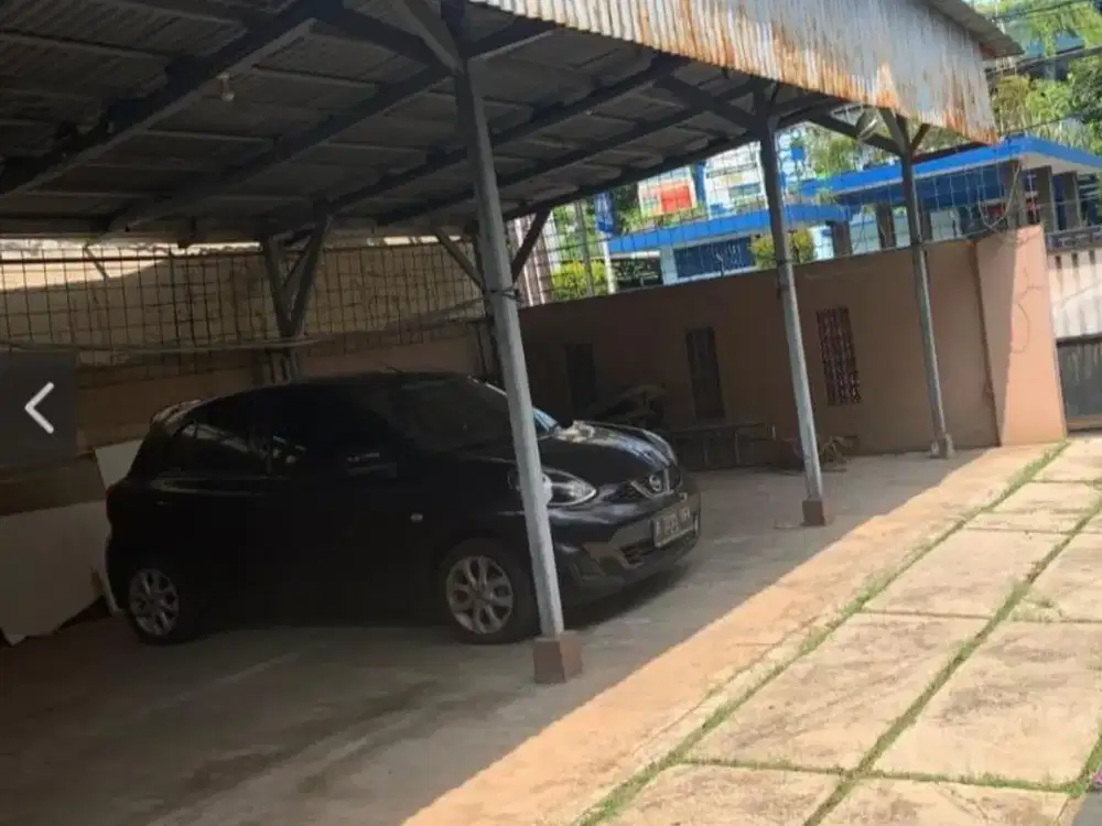 DIJUAL RUMAH COCOK BUAT KOSTAN HANYA HITUNG TANAH!