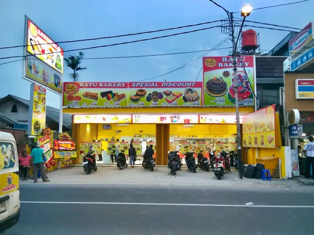 Dijual Ruang Usaha Strategis di Otista, Cawang - Lokasi Emas, Langsung Mendatangkan Passive Income!