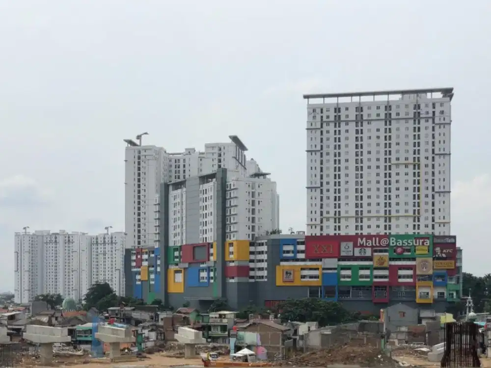 SEWA STUDIO BESAR TAHUNAN  ATAS MALL BASSURA CITY JAKARTA TIMUR