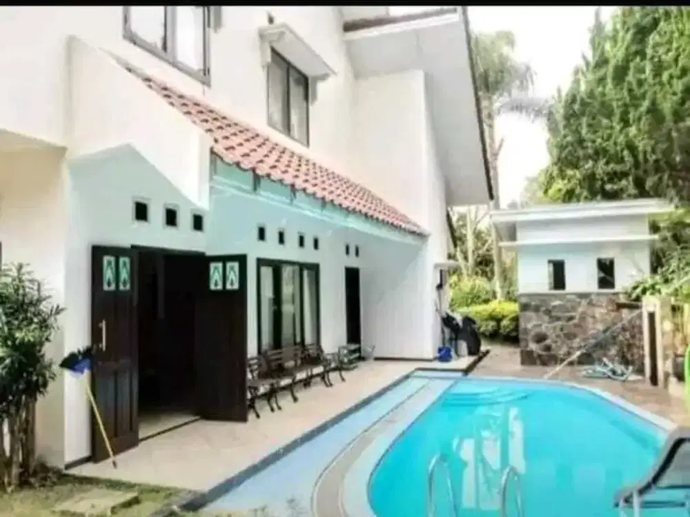 DIJUAL CEPAT Rumah Villa Kolam Renang dekat Museum Angkut, JTP 1 Batu