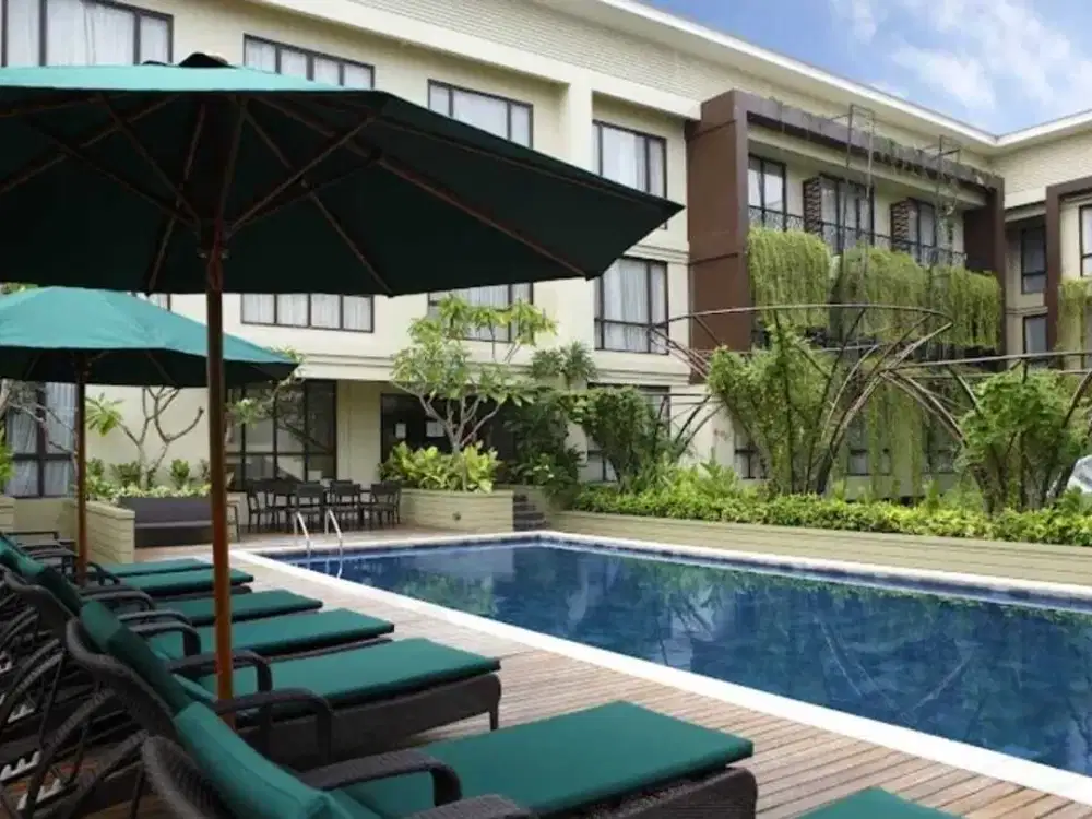 DIJUAL HOTEL TERKENAL DI BALI HANYA 6 MENIT KE PANTAI KUTA