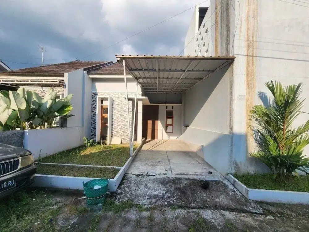 Rumah Apik 132m² Cluster Klodran Dekat Exit Tol