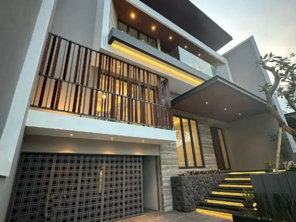 RUMAH MEWAH CITRALAND DEKAT GRAHA FAMILY OAKUWON INDAH SURABAYA