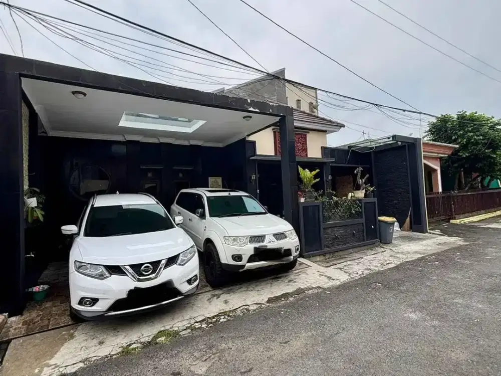 Rumah 2 Lt cantik di Komplek PP Jl. Ngesrep Barat III, Srondol Kulon
