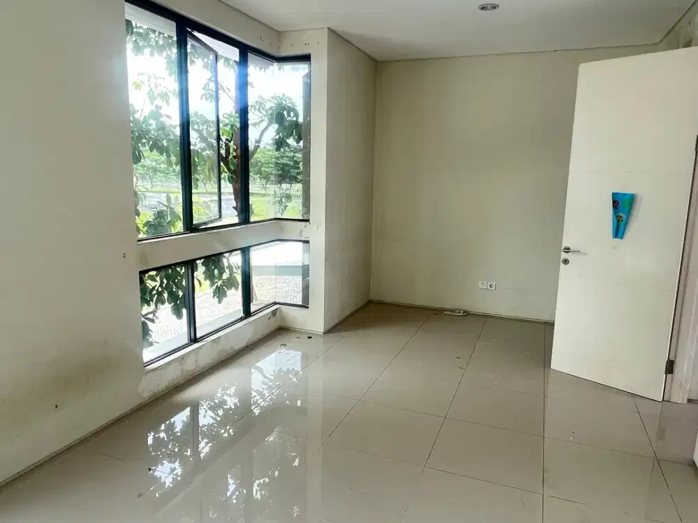 Dijual Rumah North West Lake Chilika Deluxe Citraland Surabaya