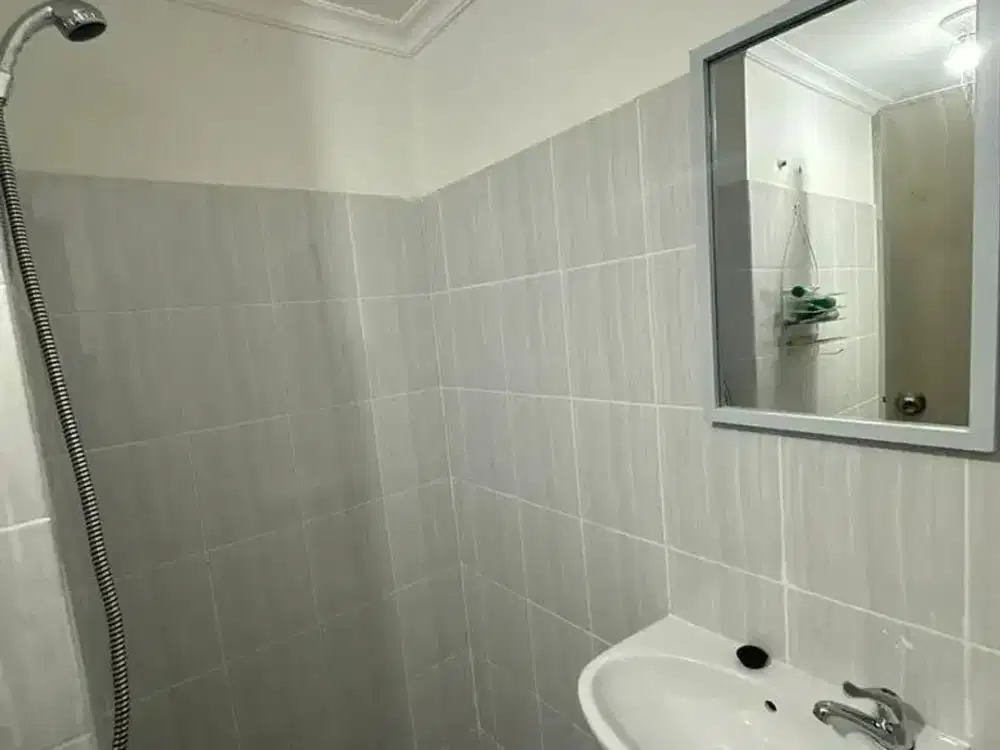 Dijual termurah apartemen Puncak CBD studio semi furnished