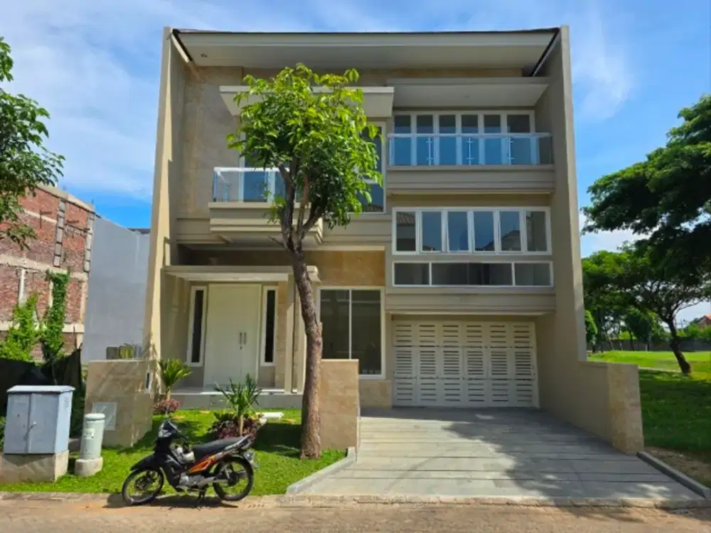 Dijual Rumah Virginia Regency Pakuwon City, Siap Huni, 4m an