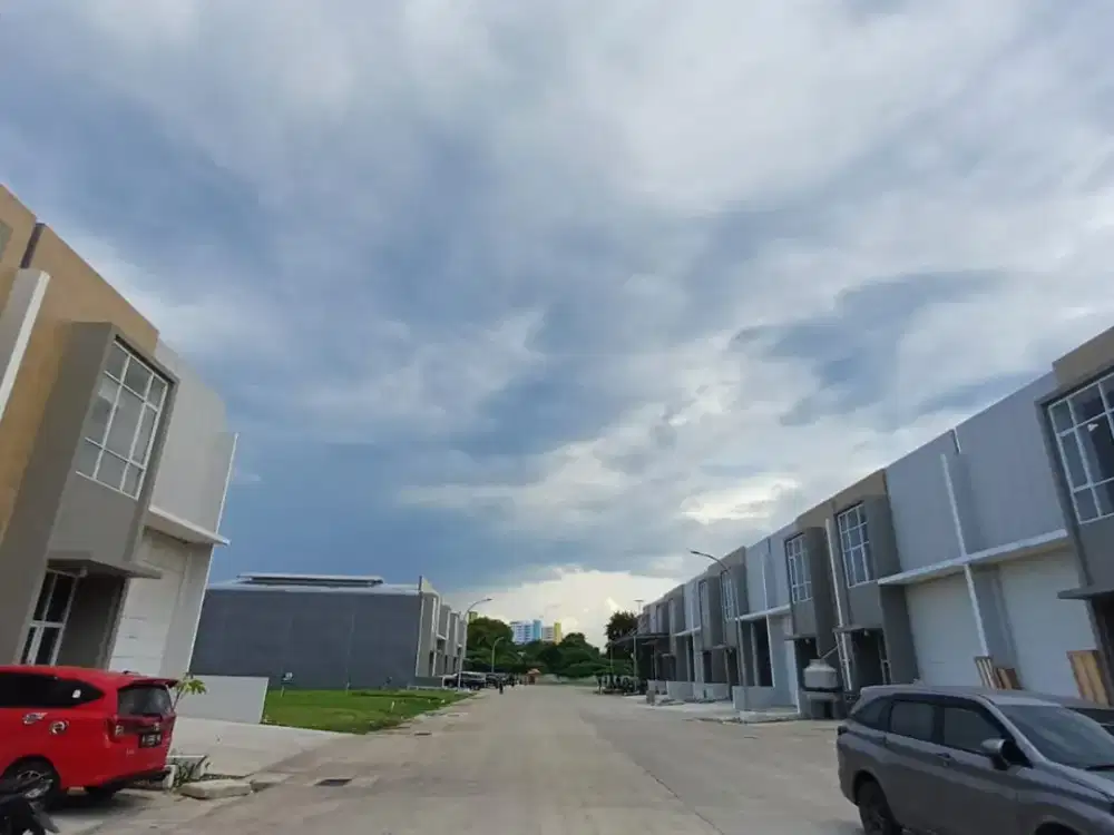 Gudang  di luar kawasan industri pulogadung, Jakarta Timur