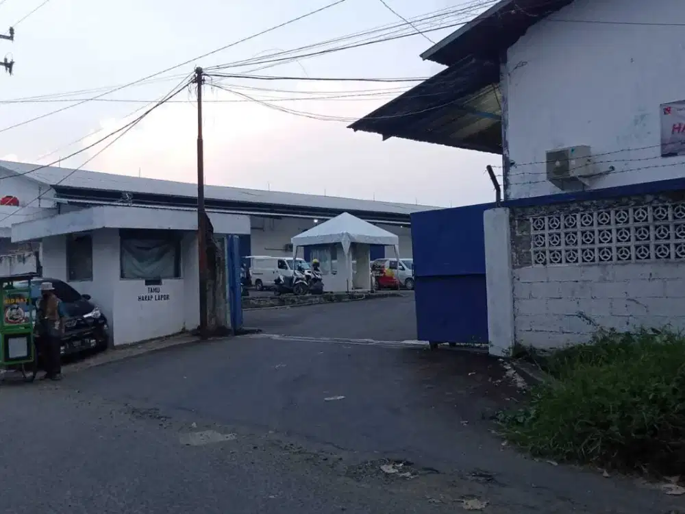 Gudang dan Perkantoran Strategis Row Jalan bisa dilalui Jumbo Wing