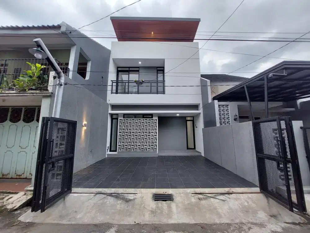 RUMAH 2 LANTAI DI MARGAHAYU RAYA SIAP HUNI